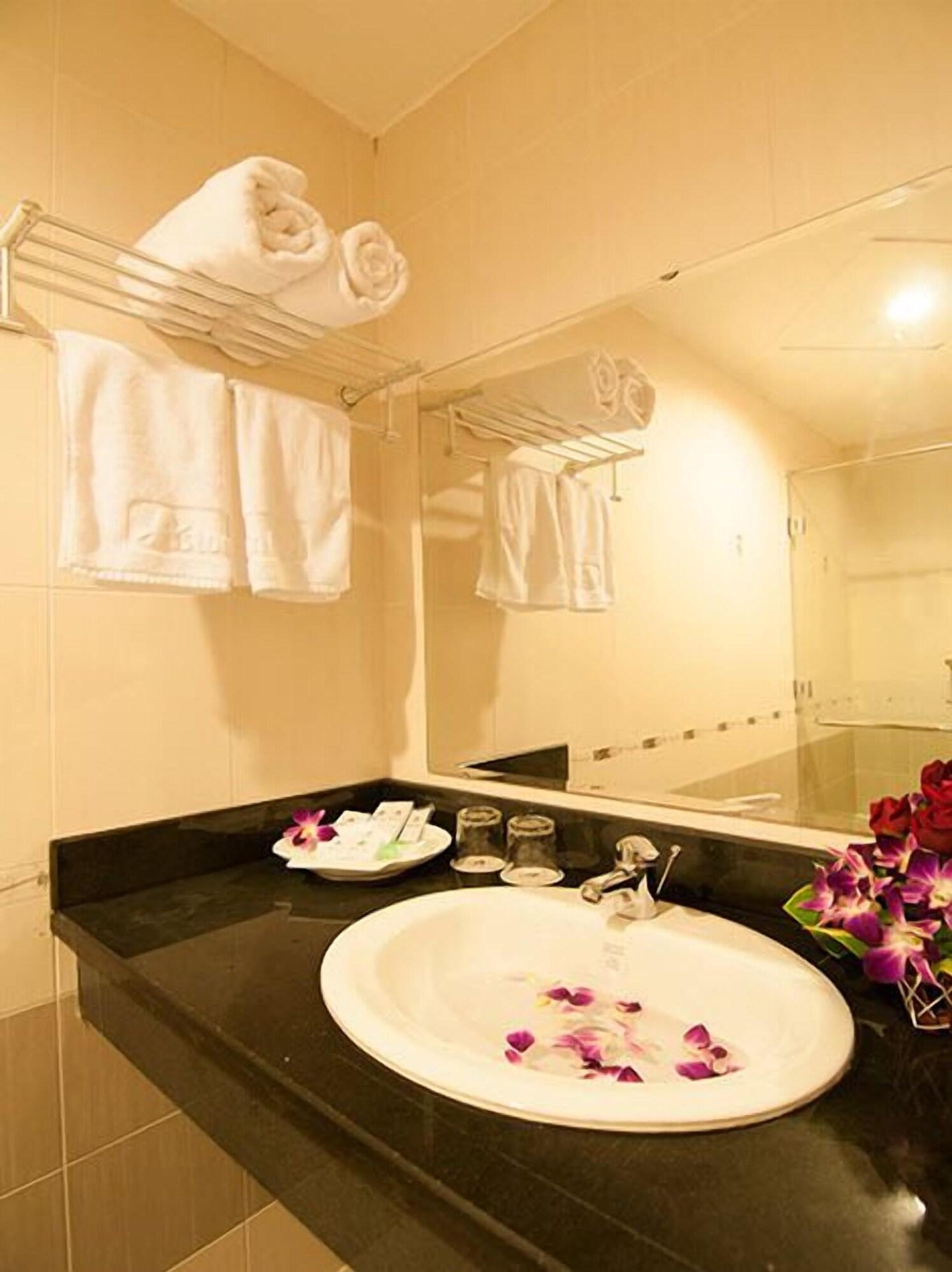 Valentine Hotel Saigon - Bui Vien Street Ho Chi Minh-staden Exteriör bild