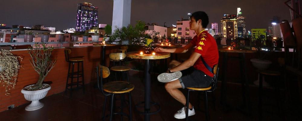 Valentine Hotel Saigon - Bui Vien Street Ho Chi Minh-staden Exteriör bild