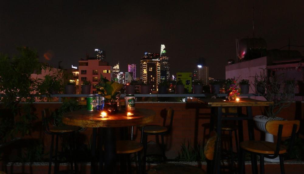 Valentine Hotel Saigon - Bui Vien Street Ho Chi Minh-staden Exteriör bild