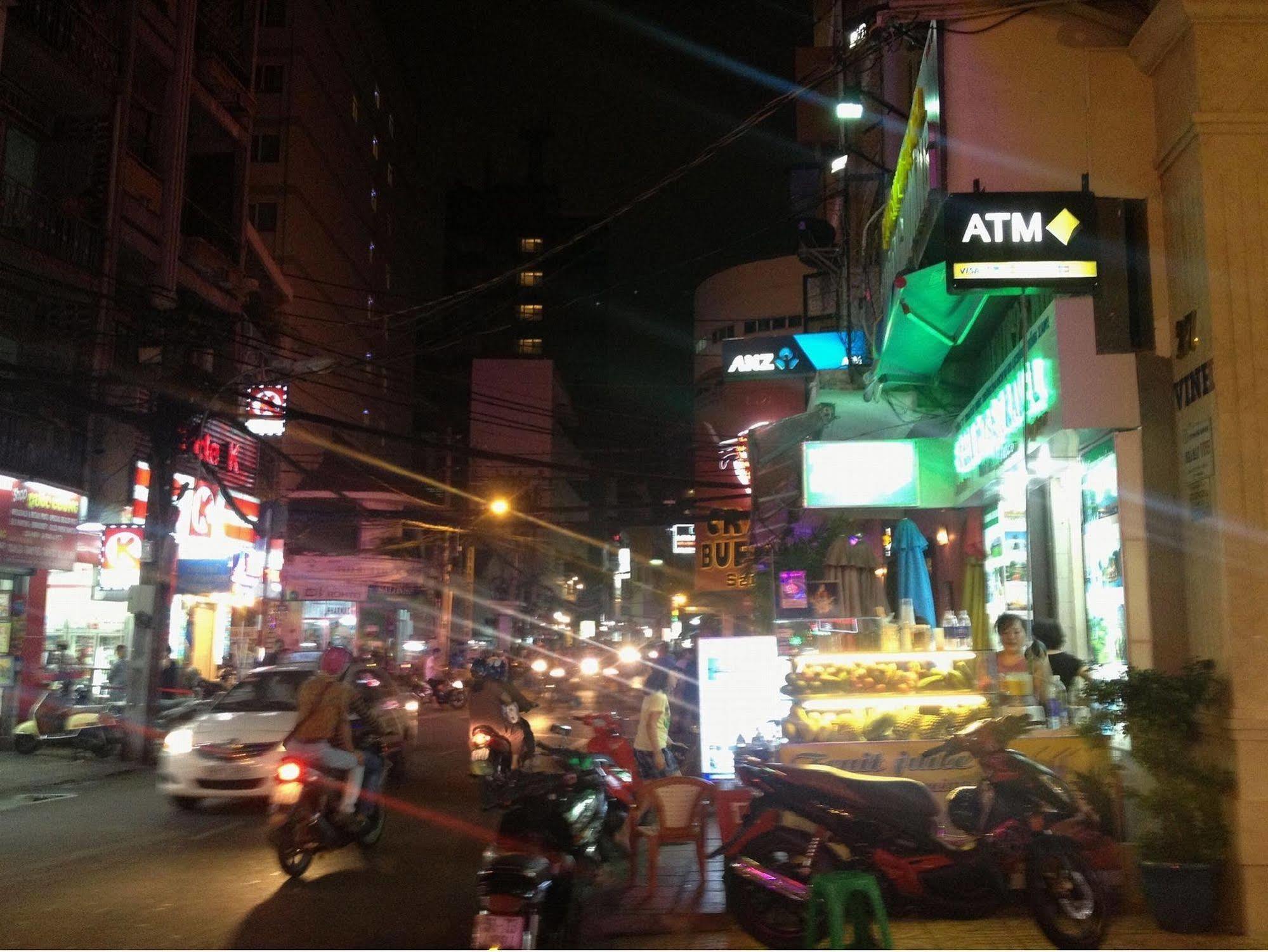 Valentine Hotel Saigon - Bui Vien Street Ho Chi Minh-staden Exteriör bild