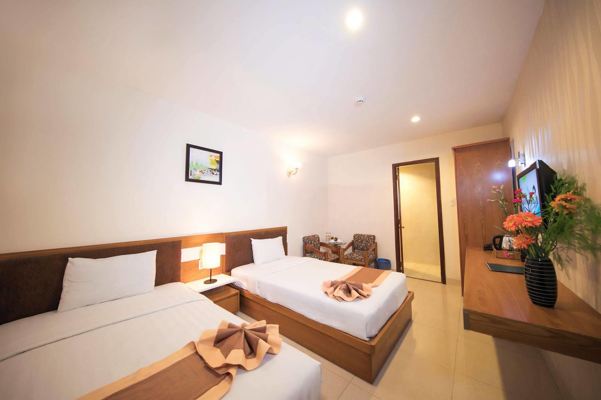 Valentine Hotel Saigon - Bui Vien Street Ho Chi Minh-staden Exteriör bild